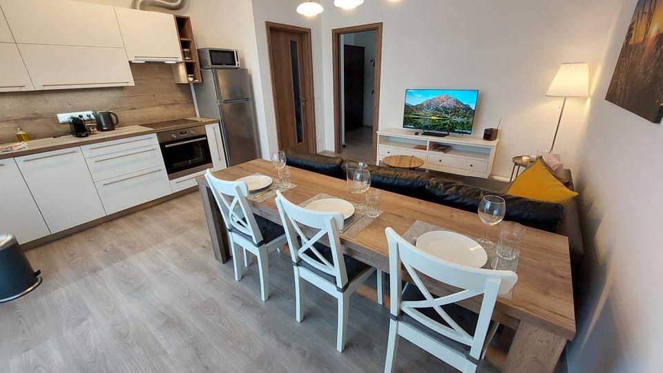 TV and multimedia, Kitchen or kitchenette, Living room, Seating area, Dining area, minibar, pet friendly, stove