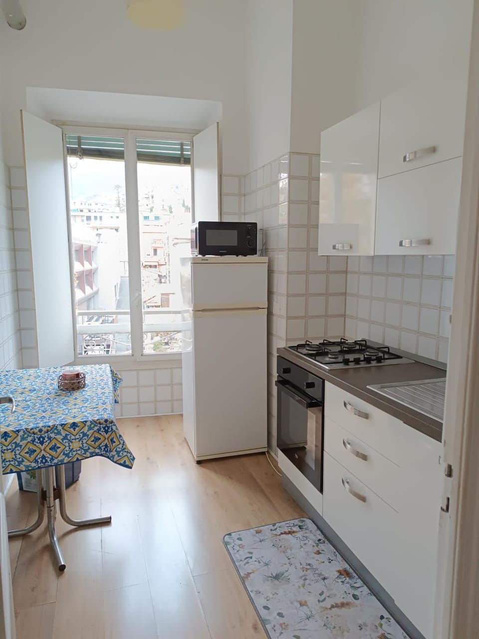 Kitchen or kitchenette, Dining area, oven, pet friendly, stove