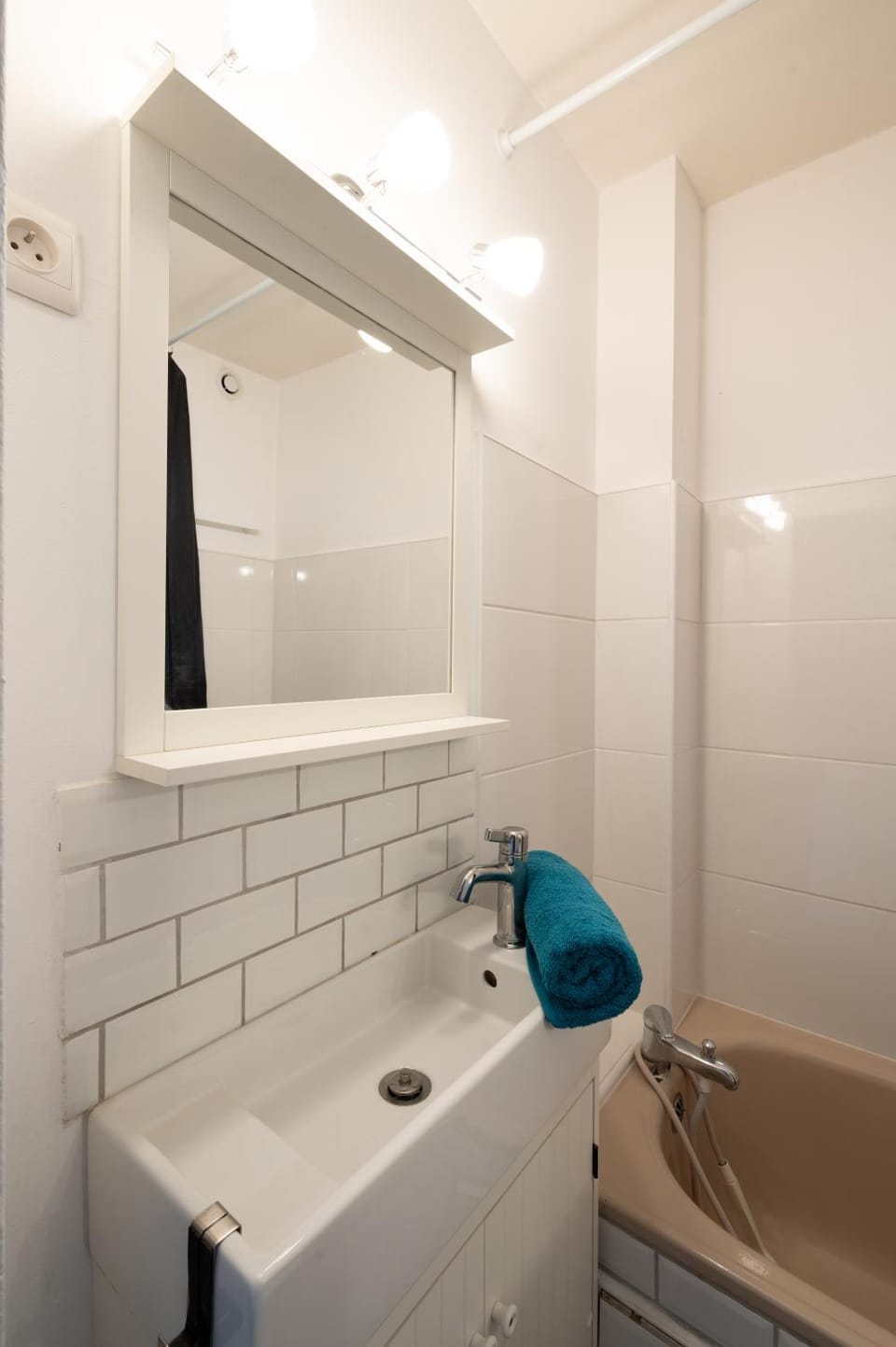 Bathroom, Bath, towels