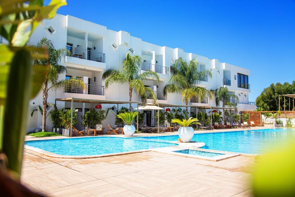 Property building, Restaurant/places to eat, Spring, Day, Garden, Garden view, Pool view, Swimming pool, Breakfast, sunbed