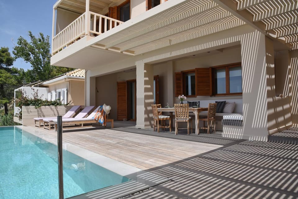 Patio, Dining area, Pool view, Swimming pool, Swimming pool
