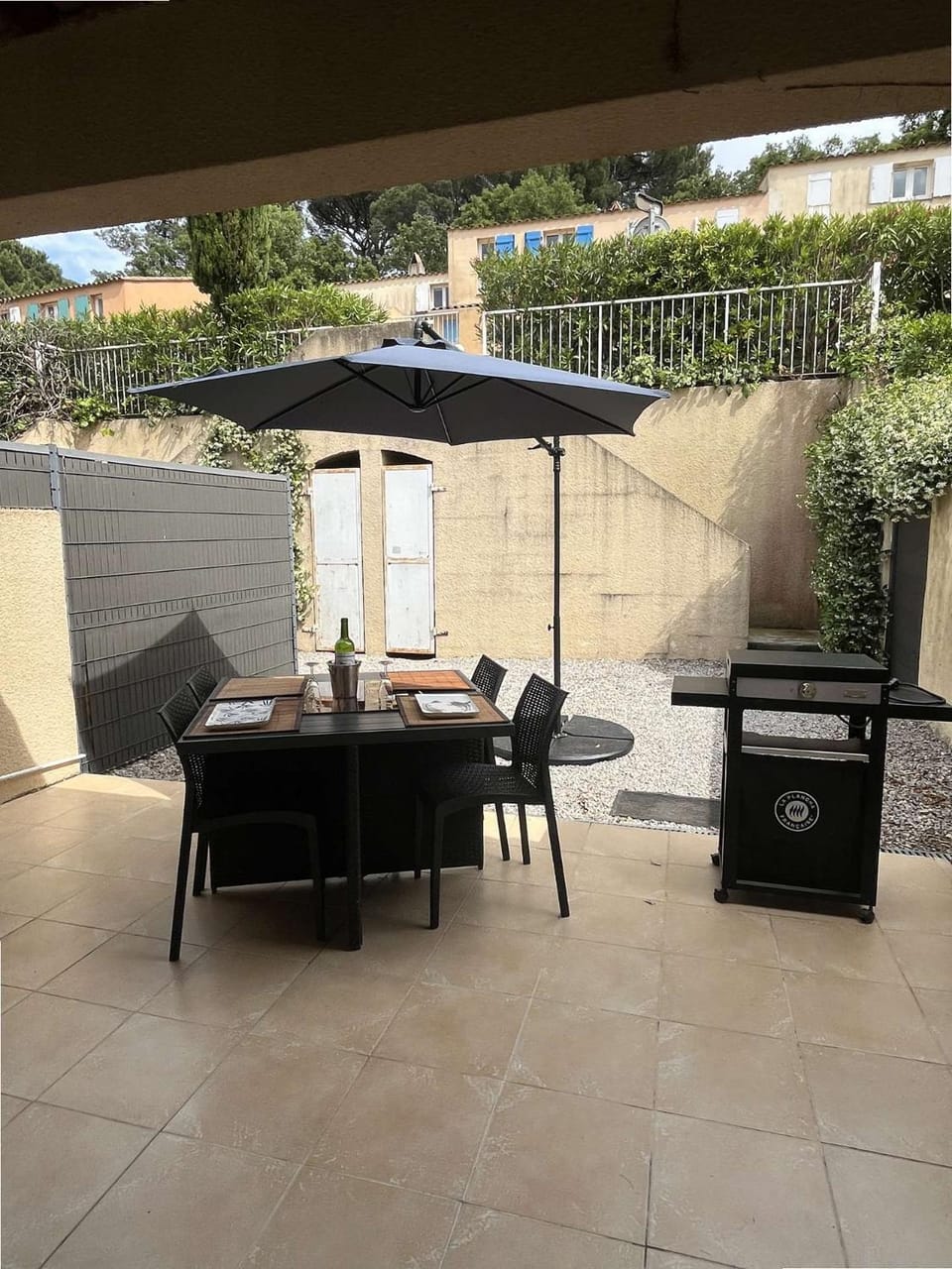 GASCOU - Golfe de St-Tropez - Mazet dans un domaine avec piscine et terrain de tennis Villa in Gassin