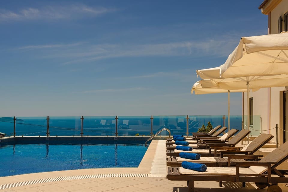 Patio, Day, Pool view, Sea view, Swimming pool, sunbed