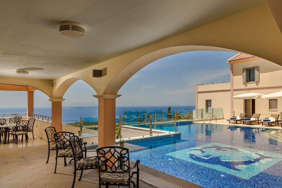 Patio, Day, Natural landscape, View (from property/room), Balcony/Terrace, Pool view, Sea view, Swimming pool, sunbed