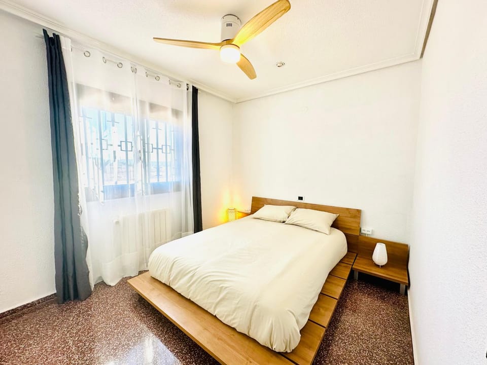 Bedroom, fireplace