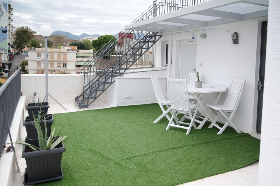 Patio, View (from property/room), Balcony/Terrace, Balcony/Terrace, Seating area, Dining area, City view, City view, Mountain view, Mountain view, Sea view, Sea view