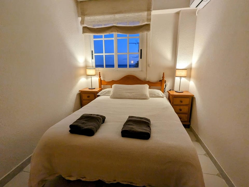 Bed, Photo of the whole room, Bedroom, Sea view