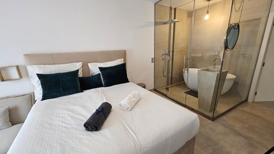 Bathroom, Bedroom