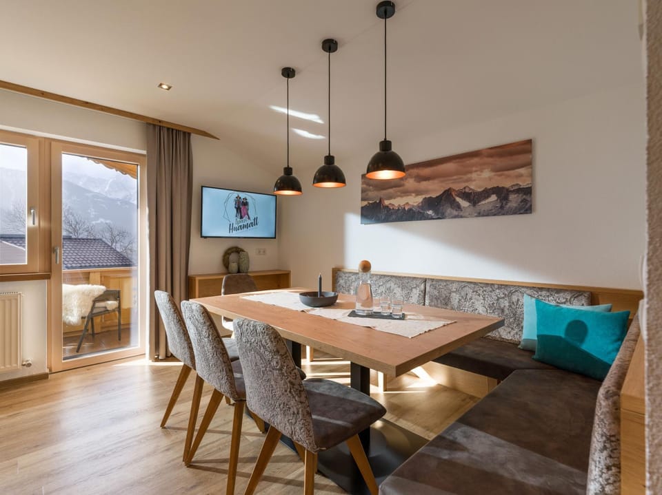 Seating area, Communal kitchen