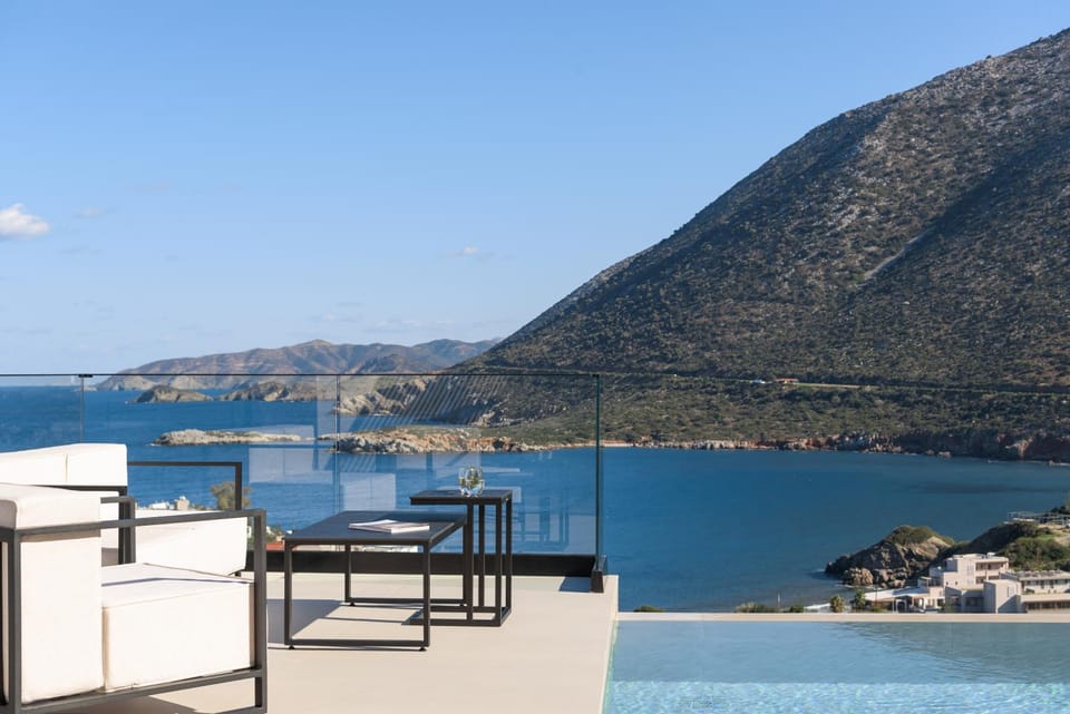 Natural landscape, View (from property/room), Balcony/Terrace, Seating area, Sea view