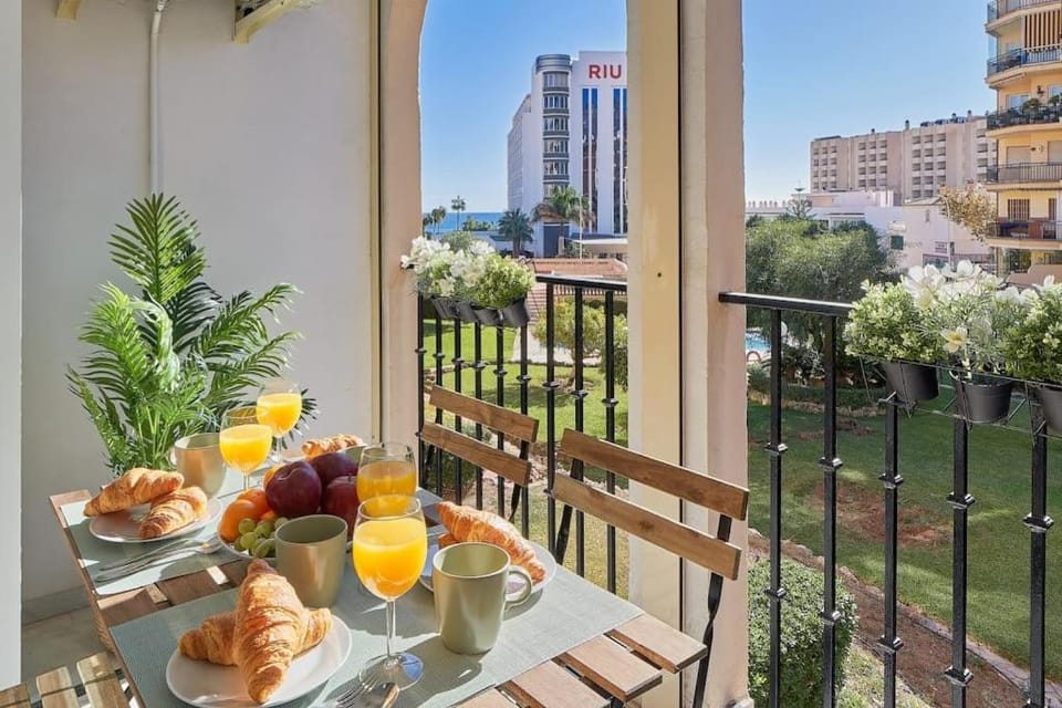 Erisa I apartament La Carihuela 100 mts beach Apartment in Torremolinos