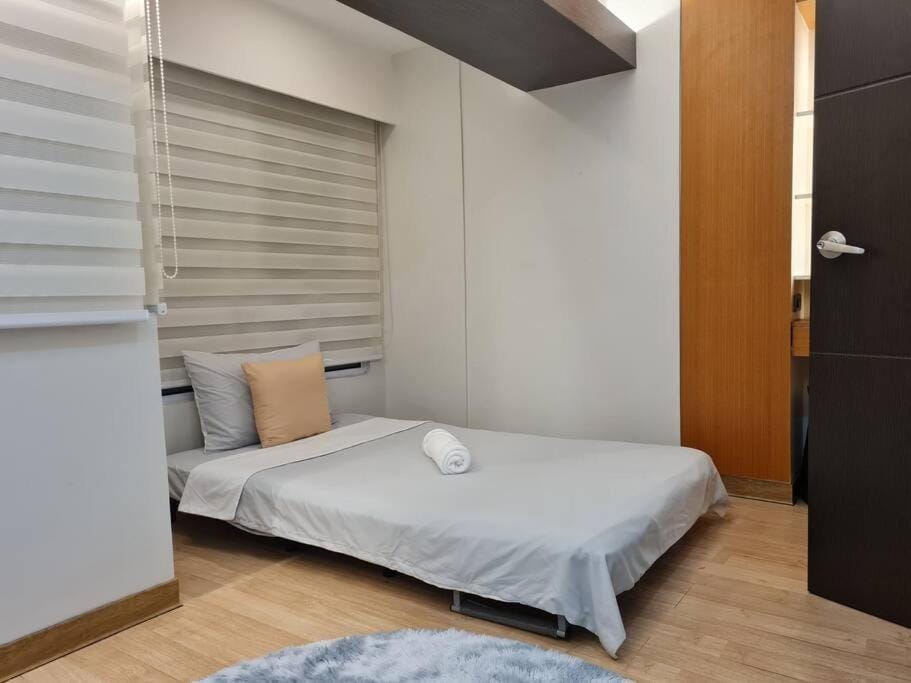 Cozy 2BR in BGC near golf course - B Fort TB Apartment in Makati