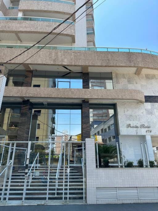 Apto em Praia Grande, Aviação, 150 m da Praia! Apartment in State of São Paulo