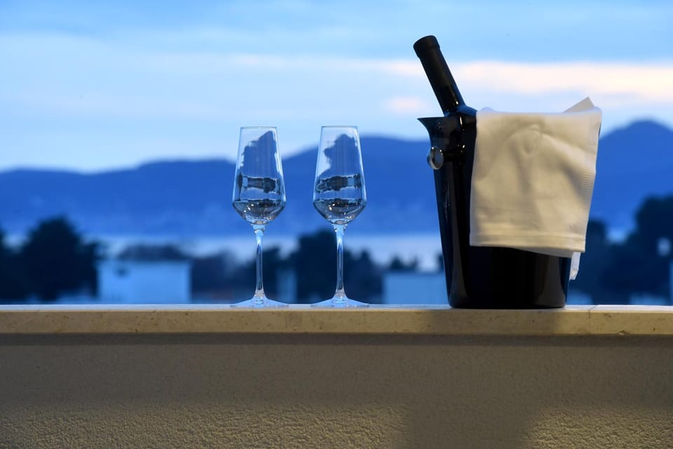 Natural landscape, View (from property/room), Decorative detail