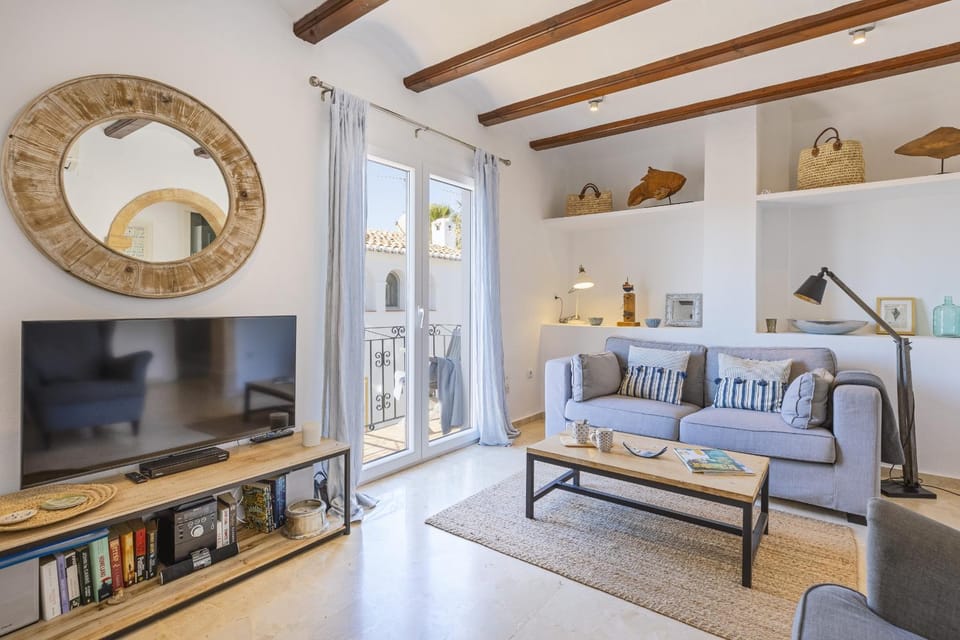 Communal lounge/ TV room, Living room