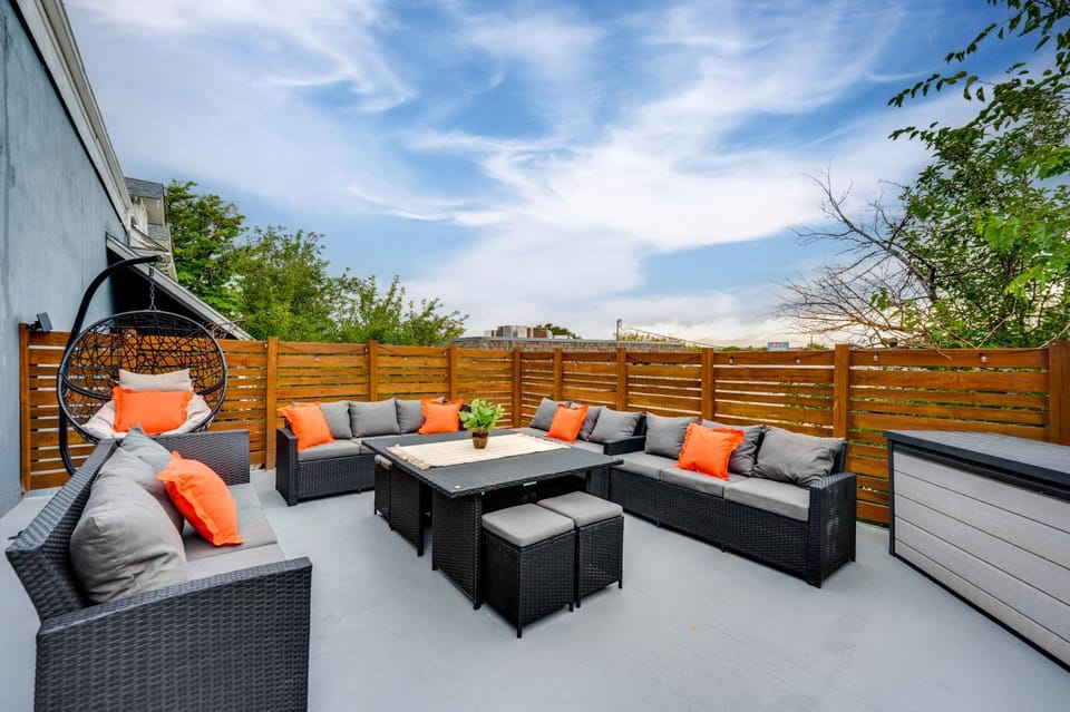 Private Poolside Paradise: Attached Home by Denver House in Wheat Ridge