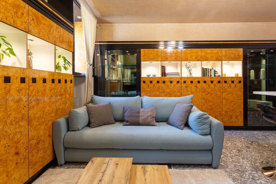 Living room, Seating area