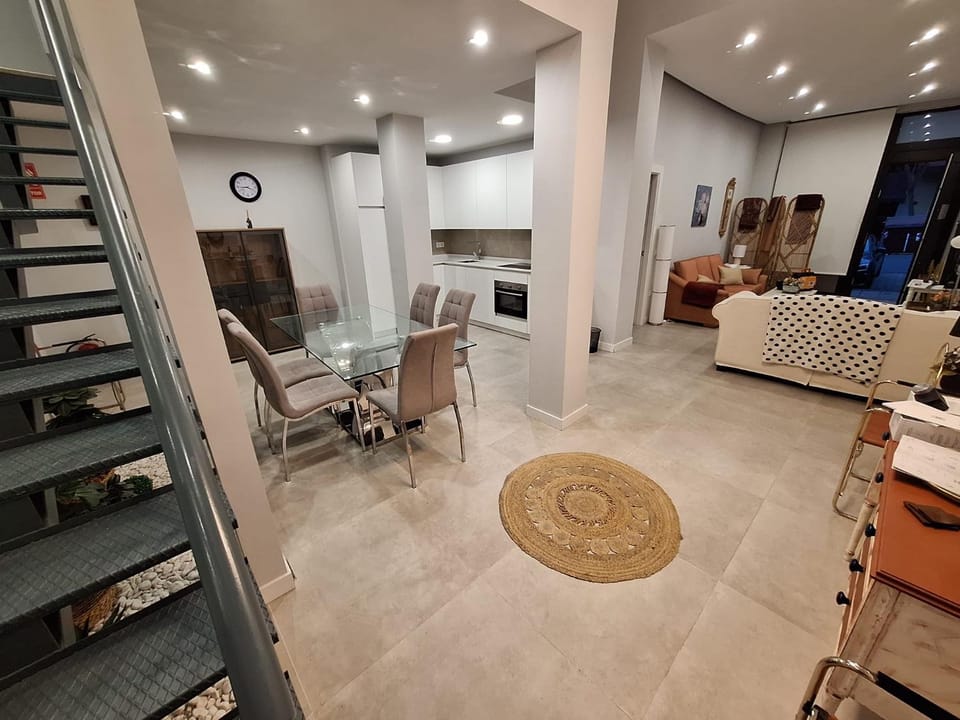 Living room, Seating area, Dining area