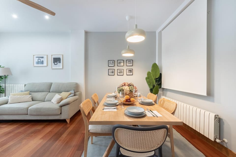 Living room, Dining area