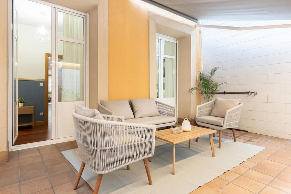 Living room, Seating area