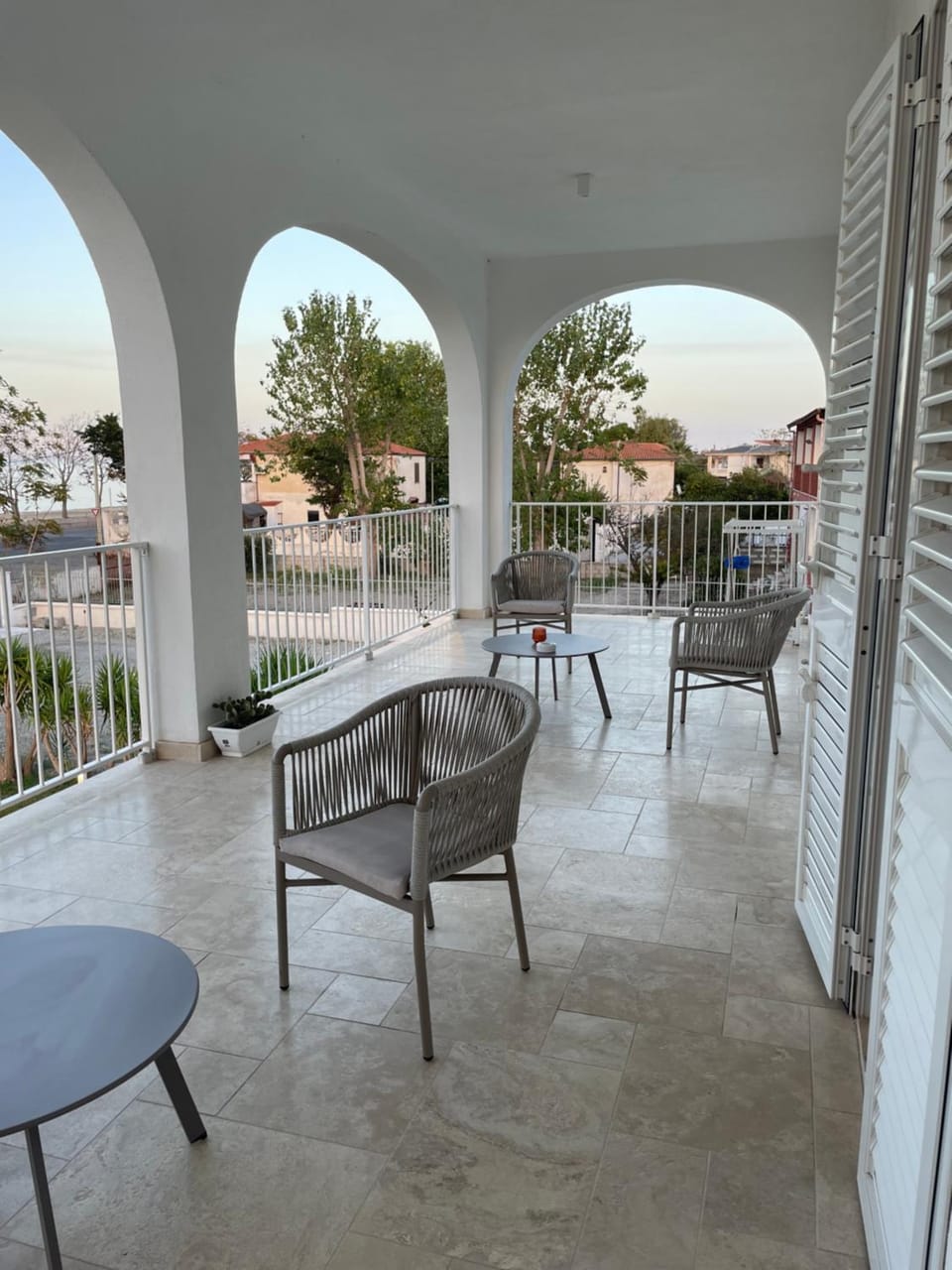 Patio, Day, View (from property/room), Balcony/Terrace, Living room, Seating area, Dining area