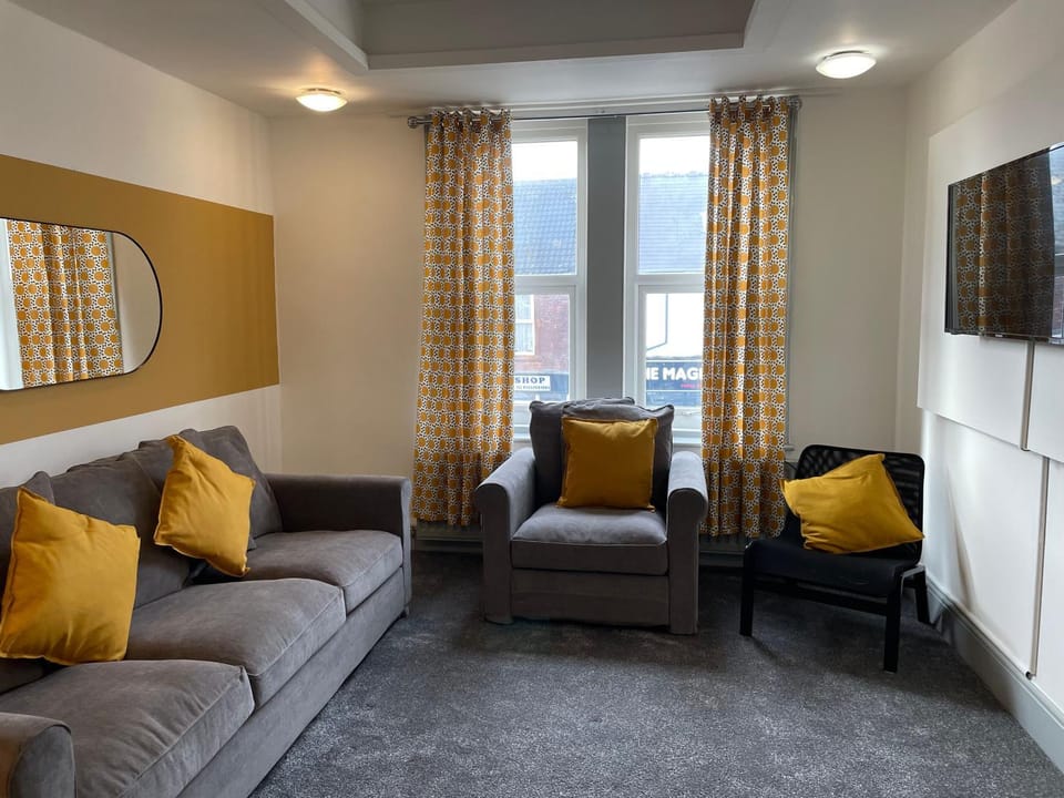 TV and multimedia, Living room, Seating area
