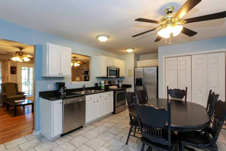 House #10 Paradise Found (pet friendly) private pier House in Weiss Lake