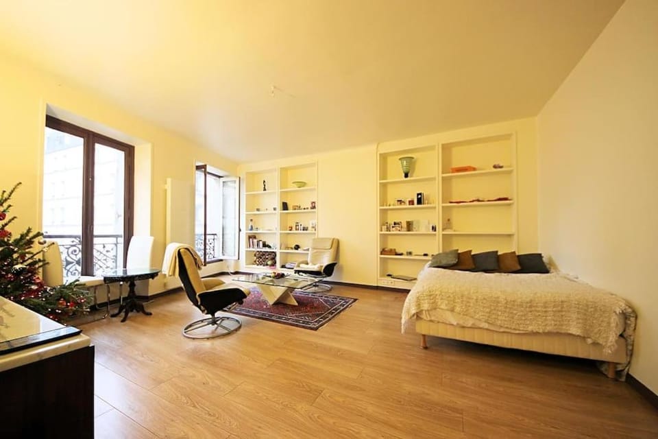 Eiffel Tower Paris Apartment in Paris