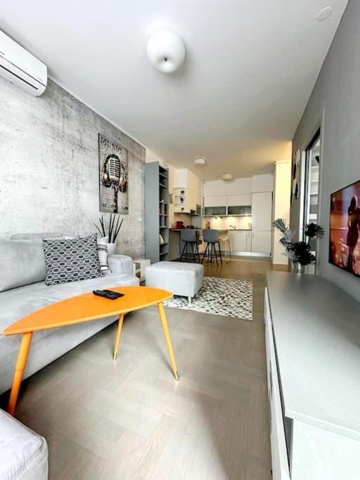 Urban Oasis: Stylish Retreat Apartment in City of Zagreb