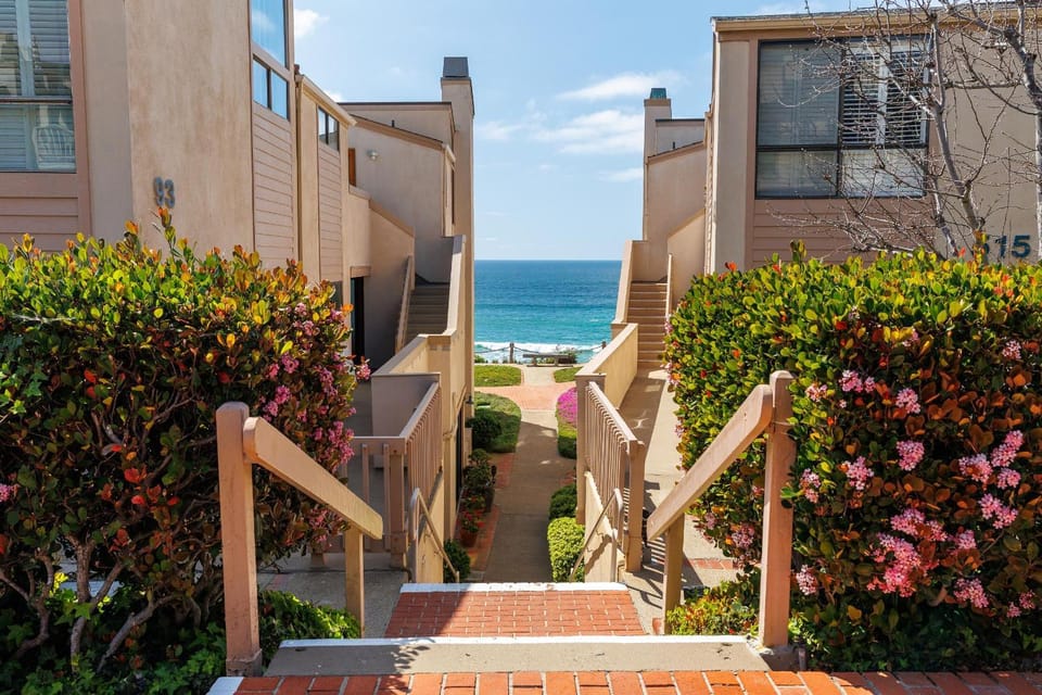 SB-503 - Cali Surfer Lounge House in Solana Beach