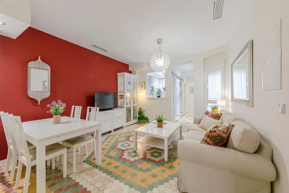 Communal lounge/ TV room, TV and multimedia, Living room, Seating area, Dining area, Evening entertainment