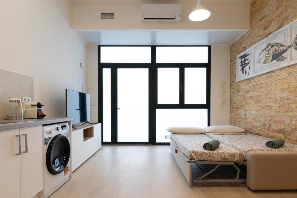 Facade/entrance, TV and multimedia, Living room
