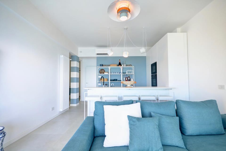 Kitchen or kitchenette, Living room, Seating area