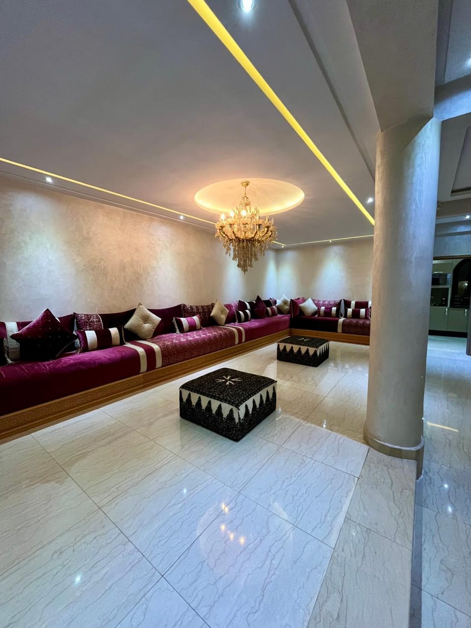 Living room, Seating area