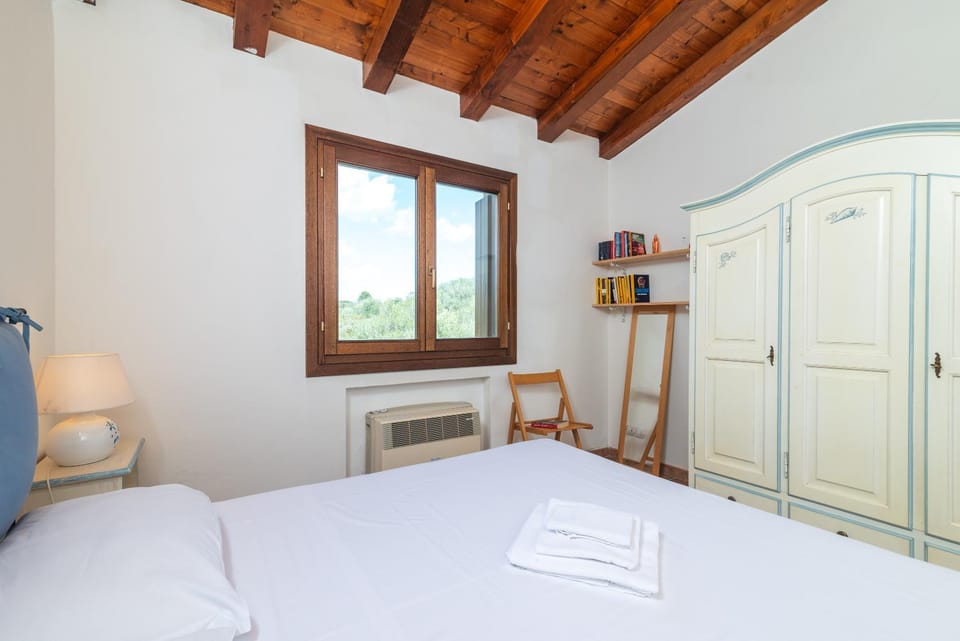 Property building, Living room, Bedroom