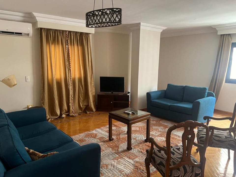 Communal lounge/ TV room, TV and multimedia, Living room, Evening entertainment