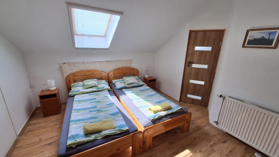 Photo of the whole room, air conditioner