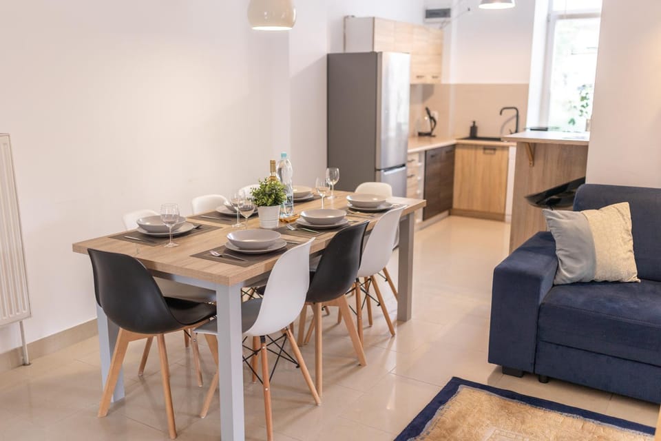 Kitchen or kitchenette, Living room, Seating area, Dining area, oven, pet friendly, stove