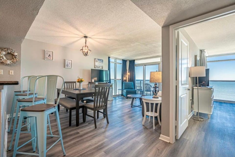 AMAZING OCEAN VIEWS Remodeled Bay View 803 House in Myrtle Beach