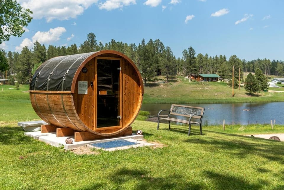 Fishing, Sauna, Seating area, Lake view