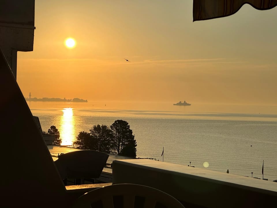 Balcony/Terrace, Sea view, Sunrise