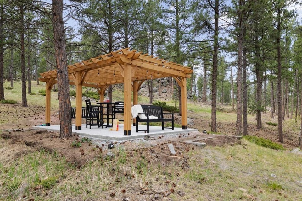 Seating area, Dining area
