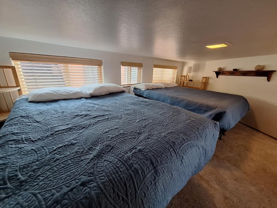 Ocean Front Cabin 11 w Jacuzzi Pet Friendly Cabin in California