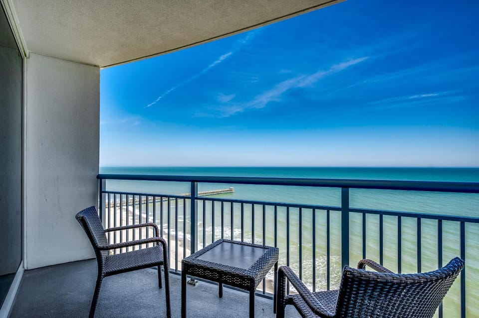 Natural landscape, Balcony/Terrace, Sea view