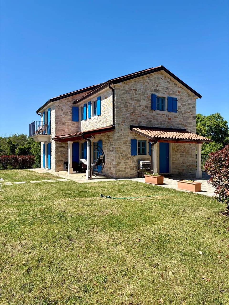 Property building, Spring, Day, Garden, Garden view