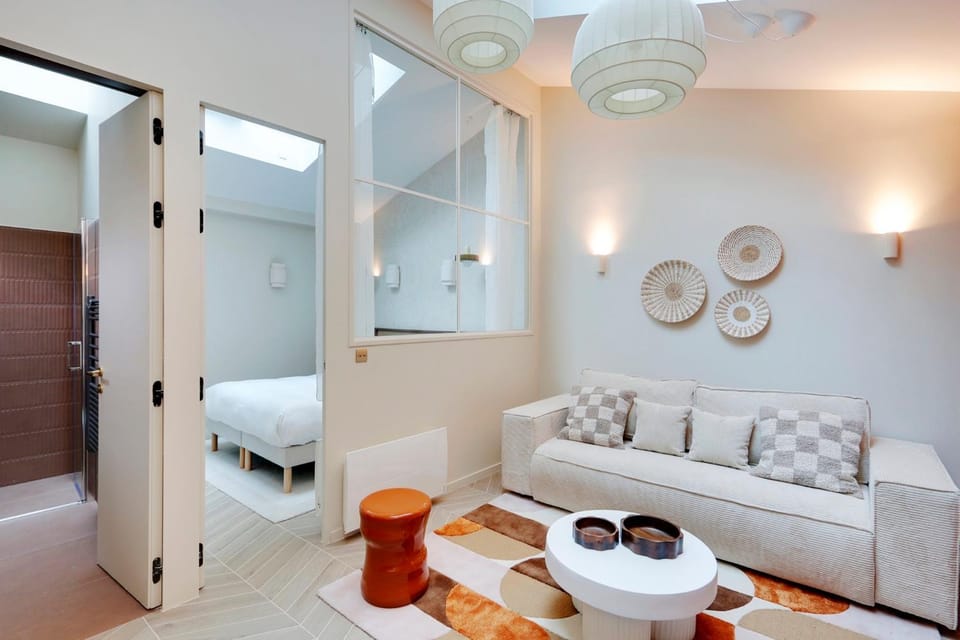 Bed, Living room, Seating area