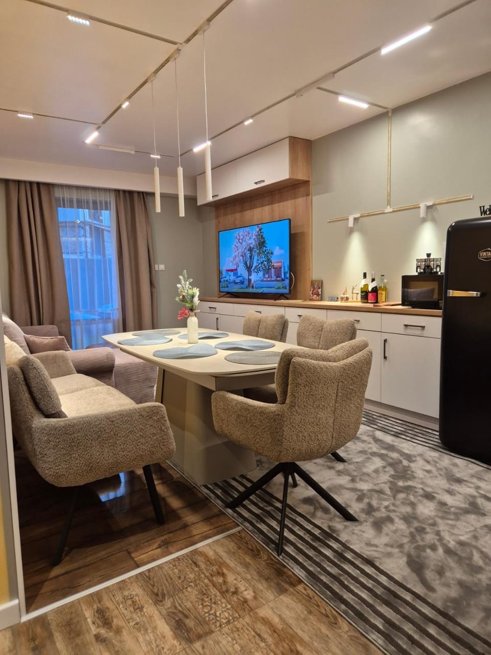 Bansko Getaway- Ski & Summer Activities , sleep 6 Apartment in Bansko