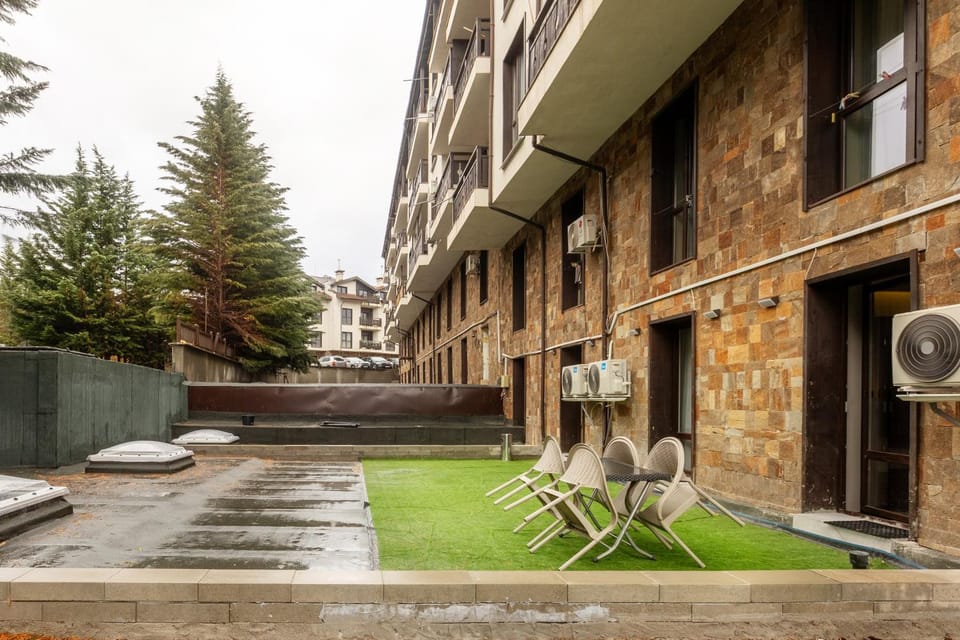 Bansko Getaway- Ski & Summer Activities , sleep 6 Apartment in Bansko