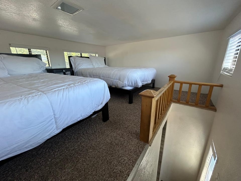 Ocean Cabin 22 w Private Hot Tub Pet Friendly Cabin in California