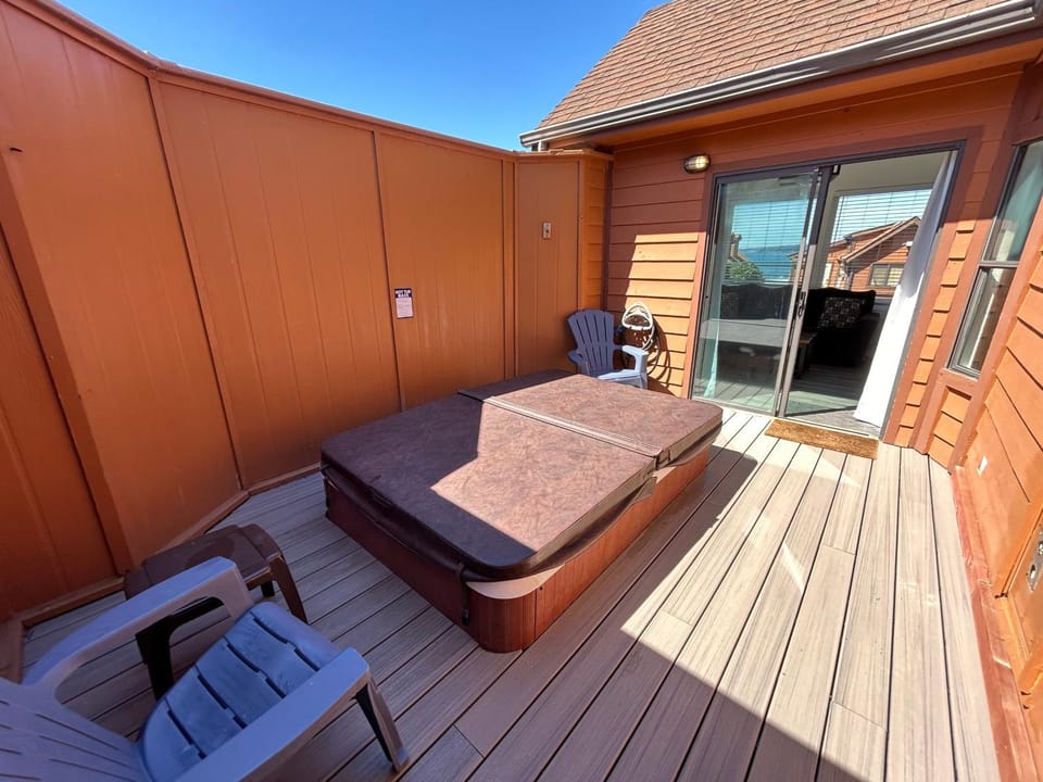 Ocean Cabin 22 w Private Hot Tub Pet Friendly Cabin in California